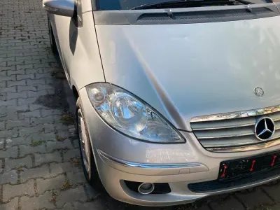 Używany Mercedes A170 115 KM (84 kW) 2005 Srebrny Sedan/Limuzyna