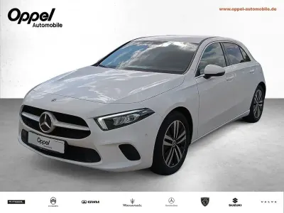Gebraucht Mercedes A200 Progressive 163 PS (119 kW) 2020 Weiß Limousine