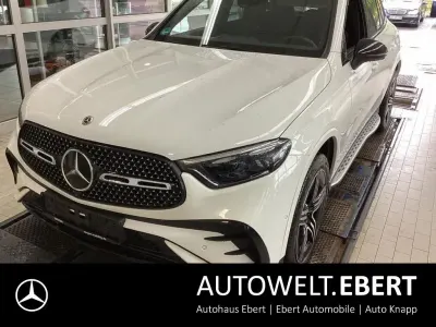 Gebraucht Mercedes GLC300de AMG 197 PS (144 kW) 2024 Polarweiß SUV