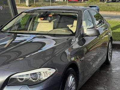 Grau Gebraucht 2012 BMW 520 Limousine | 15.000 € (Fairer Preis)