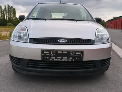 Gebraucht Ford Fiesta 59 PS (43 kW) 2002 Silber Kleinwagen