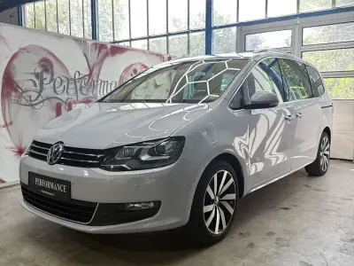 Gebraucht VW Sharan Sound 184 PS (135 kW) 2017 White silver metallic Van / Kleinbus