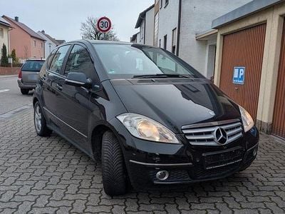 Gebraucht Mercedes A180 116 PS (85 kW) 2011 Schwarz Van / Kleinbus