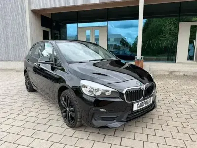 Gebraucht BMW 218 Active Tourer Advantage 140 PS (102 kW) 2020 Schwarz Van / Kleinbus