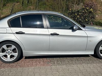 Gebraucht BMW 318 129 PS (94 kW) 2005 Silber Limousine