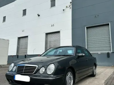 Gebraucht Mercedes E200 Avantgarde 136 PS (100 kW) 1999 Grau Limousine