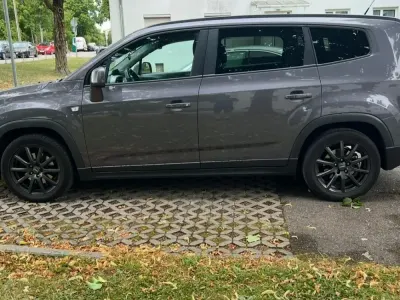 Gebraucht Chevrolet Orlando 163 PS (119 kW) 2013 Grau Van / Kleinbus