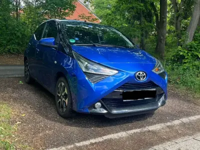 Gebraucht Toyota Aygo Edition 69 PS (50 kW) 2019 Blau Kleinwagen