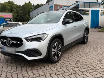 Gebraucht Mercedes GLA250 224 PS (164 kW) 2020 Silber SUV