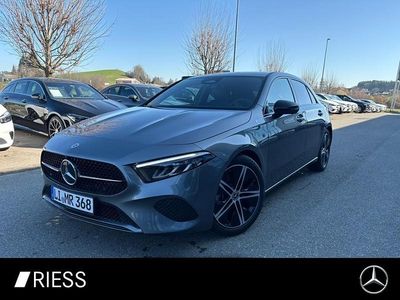 Gebraucht Mercedes A180 Progressive 136 PS (100 kW) 2025 Grau Limousine