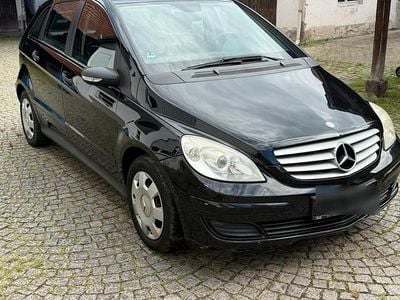 Mercedes B200