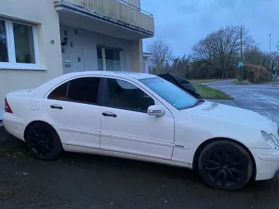 Gebraucht Mercedes C180 Avantgarde 143 PS (105 kW) 2003 Weiß Limousine