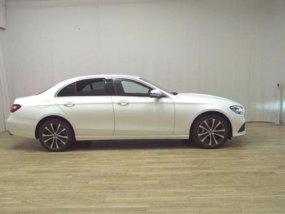 Usata Mercedes E300 Avantgarde 320 CV (235 kW) 2022 Bianco Berlina