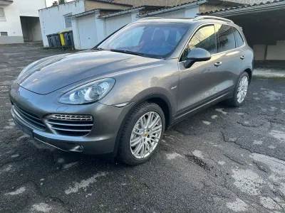 Usata Porsche Cayenne 245 CV (180 kW) 2010 Grigio SUV