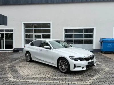 Używany BMW 320 Luxury Line 184 KM (135 kW) 2019 Biały Sedan/Limuzyna