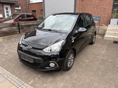 Gebraucht Hyundai i10 YES! 67 PS (49 kW) 2015 Schwarz Kleinwagen