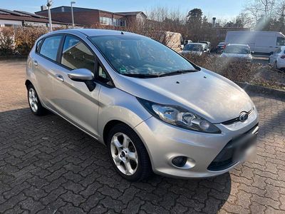 Gebraucht Ford Fiesta 95 PS (69 kW) 2010 Silber Kleinwagen
