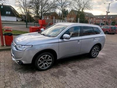 Gebraucht Mitsubishi Outlander 150 PS (110 kW) 2014 Grau SUV