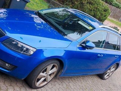 gebraucht Skoda Octavia 2.0 TDI Combi Style Standheizung LED ACC