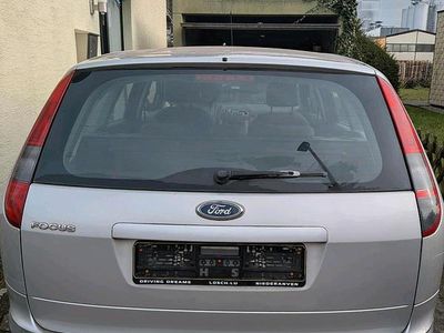Gebraucht Ford Focus 100 PS (73 kW) 2007 Silber Kombi