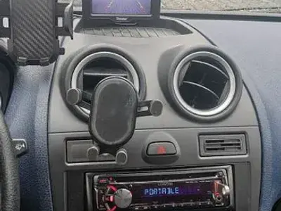 Occasion Ford Fiesta Ghia 80 ch (58 kW) 2005 Gris Citadine