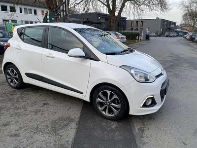 Pure white / sol Gebraucht 2014 Hyundai i10 Edition Kleinwagen | 6.100 € (Etwas zu teuer)