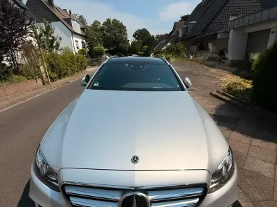 Gebraucht Mercedes E220 AMG 194 PS (142 kW) 2016 Silber Kombi