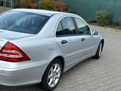 Gebraucht Mercedes 180 2005 Silber Limousine