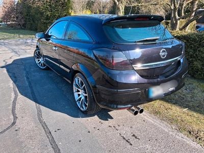 Usata Opel Astra GTC 90 CV (66 kW) 2009 Nero Coupé