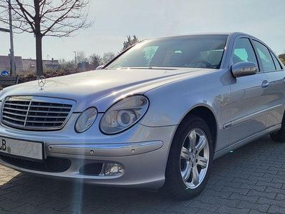 Gebraucht Mercedes E240 Elegance 177 PS (130 kW) 2002 Silber Limousine