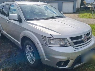 Gebraucht Fiat Freemont 140 PS (102 kW) 2012 Silber SUV