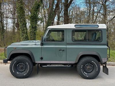Gebraucht Land Rover Defender 122 PS (89 kW) 2010 Grün Kombi