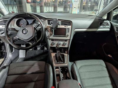 Schwarz Gebraucht 2016 VW Golf VII Allstar Kombi | 10.000 € (Fairer Preis)