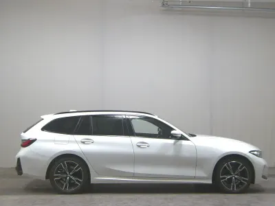 Gebraucht BMW 320 M Sport 190 PS (139 kW) 2023 Weiss Kombi
