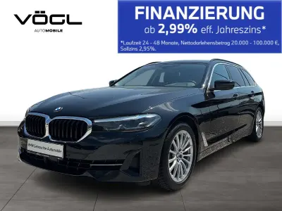 Gebraucht BMW 520 190 PS (139 kW) 2022 Saphirschwarz Kombi