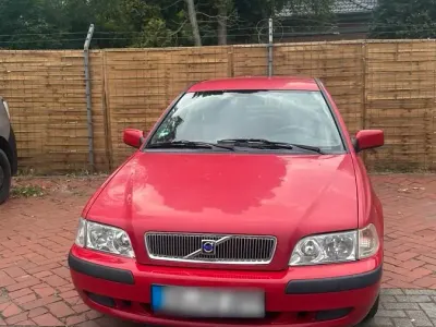 Gebraucht Volvo S40 122 PS (89 kW) 2000 Rot Limousine