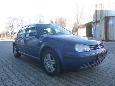 Blau Gebraucht 2001 VW Golf Edition Limousine | 500 € (Guter Preis)