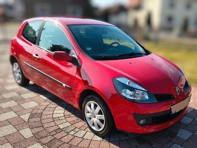 Gebraucht Renault Clio II Authentique 75 PS (55 kW) 2007 Rot Limousine