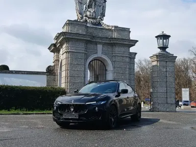 Gebraucht Maserati Levante 430 PS (316 kW) 2018 Schwarz SUV