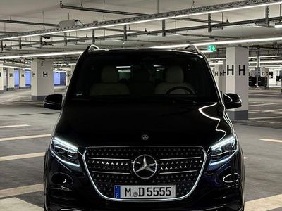 Gebraucht Mercedes V300 AMG 237 PS (174 kW) 2025 Schwarz Van / Kleinbus