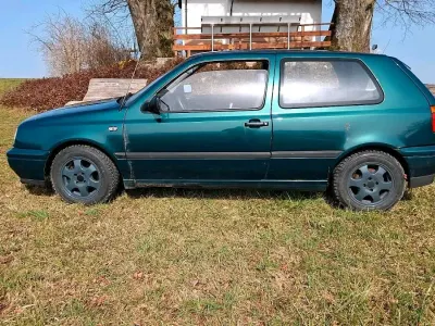 Usata VW Golf III 90 CV (66 kW) 1995 Verde Berlina
