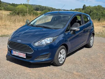 Gebraucht Ford Fiesta 60 PS (44 kW) 2014 Blau Kleinwagen