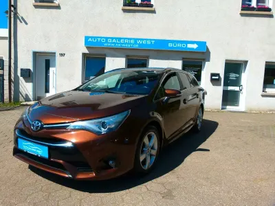 Gebraucht Toyota Avensis Business Edition 143 PS (105 kW) 2015 Kombi