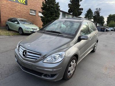 Mercedes B200