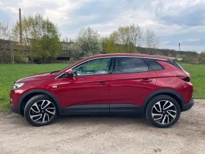 Używany Opel Grandland X 120 KM (88 kW) 2017 Czerwony SUV