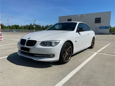 Gebraucht BMW 330 Cabriolet Sport Line 245 PS (180 kW) 2013 Weiß Cabrio