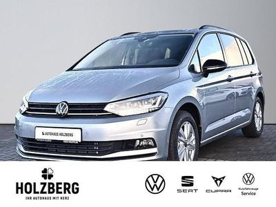 Gebraucht VW Touran Highline 150 PS (110 kW) 2025 Oyster silver metallic Van / Kleinbus