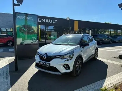 Second-hand Renault Captur Intens 160 CP (117 kW) 2022 Alb SUV