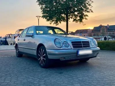 Gebraucht Mercedes E280 204 PS (150 kW) 1998 Limousine