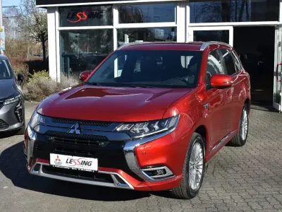 Usata Mitsubishi Outlander P-HEV Plus 224 CV (164 kW) 2020 Rosso SUV